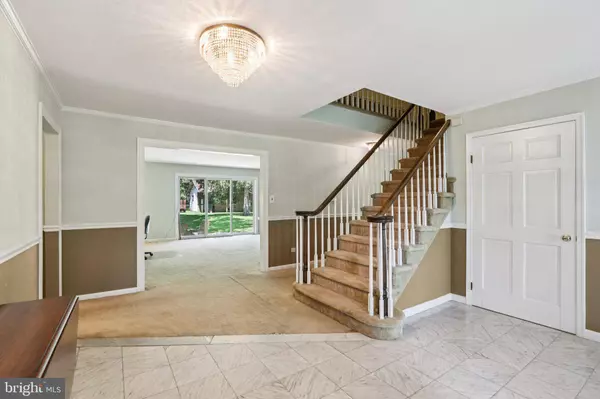 107 PHILLIPS RD, Mount Laurel, NJ 08054