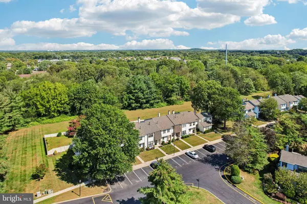 4 BURGUNDY DR, Marlton, NJ 08053