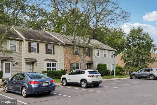 329 GWYNEDD CT, Mount Laurel, NJ 08054