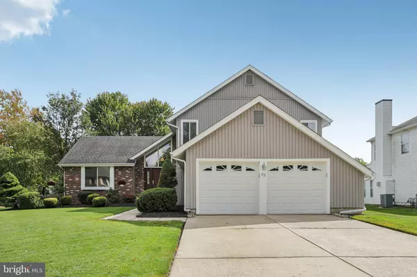 32 MICHAELSON DR, Mount Laurel, NJ 08054