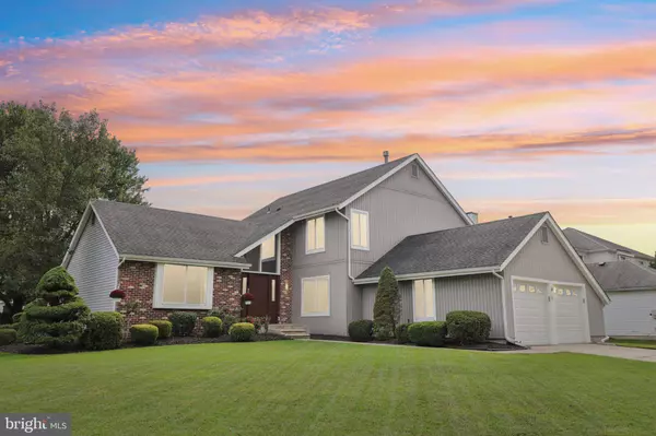 32 MICHAELSON DR, Mount Laurel, NJ 08054