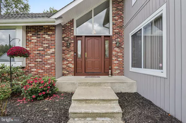 32 MICHAELSON DR, Mount Laurel, NJ 08054