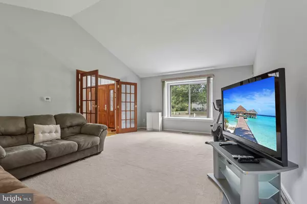 32 MICHAELSON DR, Mount Laurel, NJ 08054