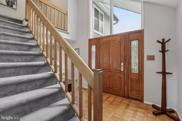 32 MICHAELSON DR, Mount Laurel, NJ 08054