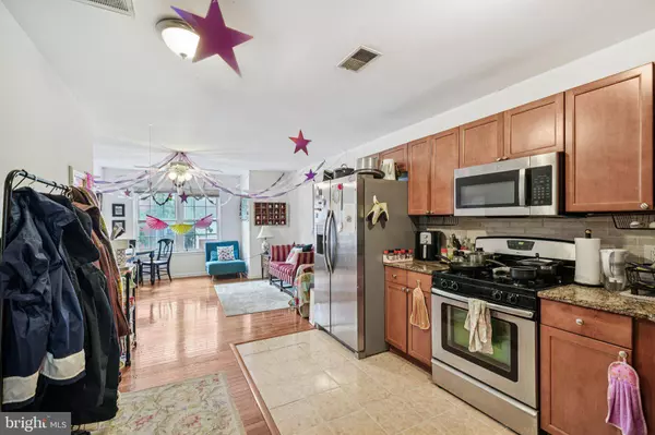 552 N 11TH ST, Philadelphia, PA 19123