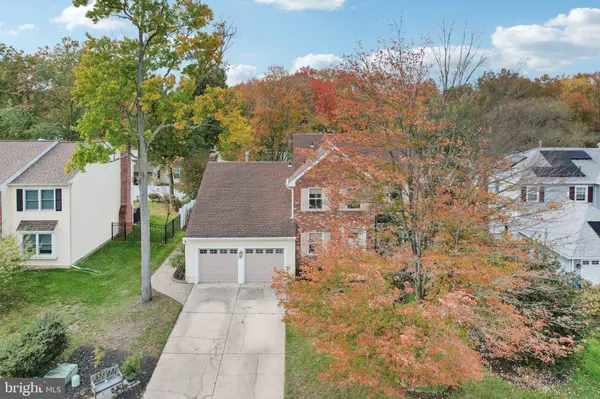 21 WHITECHAPEL DR, Mount Laurel, NJ 08054