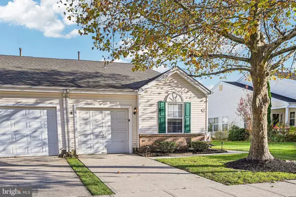 17 PEPPERGRASS DR N, Mount Laurel, NJ 08054