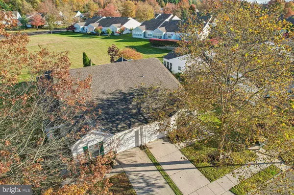 17 PEPPERGRASS DR N, Mount Laurel, NJ 08054