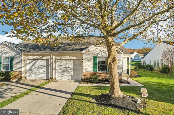 17 PEPPERGRASS DR N, Mount Laurel, NJ 08054