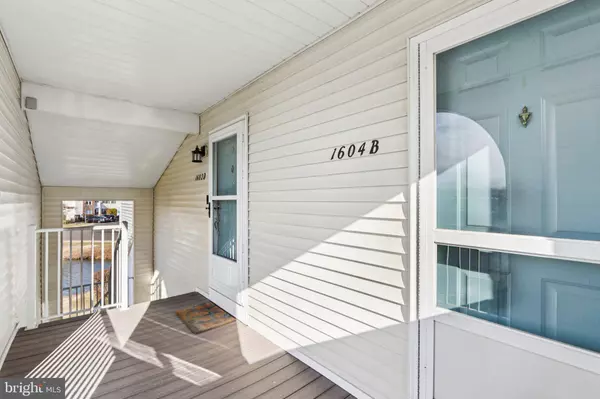 1604-B STEEPLEBUSH TER, Mount Laurel, NJ 08054