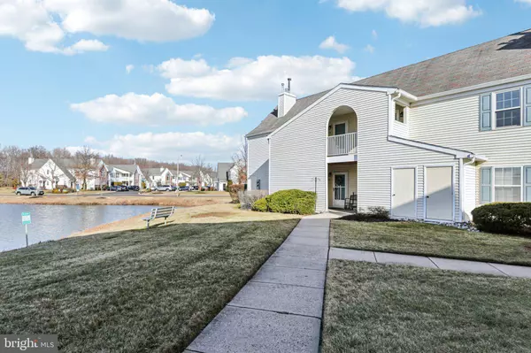 1604-B STEEPLEBUSH TER, Mount Laurel, NJ 08054