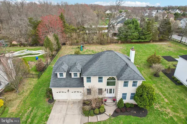 15 HILLTOP DR, Mount Laurel, NJ 08054