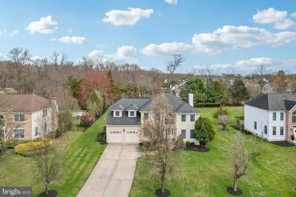 15 HILLTOP DR, Mount Laurel, NJ 08054