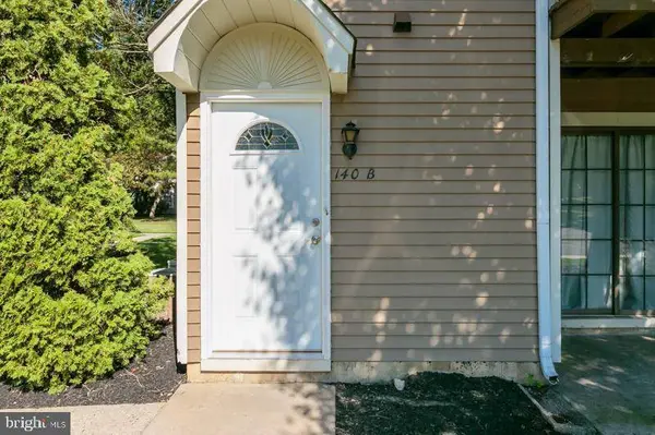 140B BRADFORD CT, Mount Laurel, NJ 08054