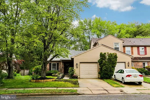 5 E OLEANDER DR, Mount Laurel, NJ 08054