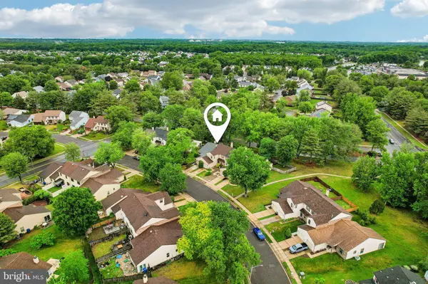 5 E OLEANDER DR, Mount Laurel, NJ 08054