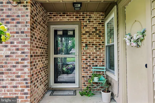 5 E OLEANDER DR, Mount Laurel, NJ 08054