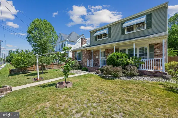 816 E ATLANTIC AVE, Laurel Springs, NJ 08021