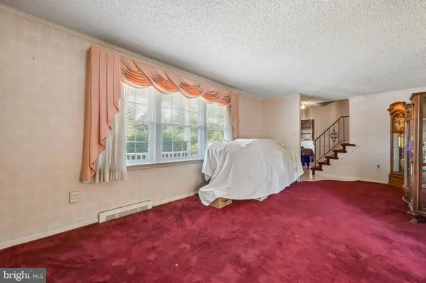 816 E ATLANTIC AVE, Laurel Springs, NJ 08021