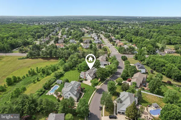 4 BROADACRE DR, Mount Laurel, NJ 08054