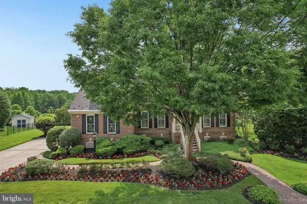 4 BROADACRE DR, Mount Laurel, NJ 08054