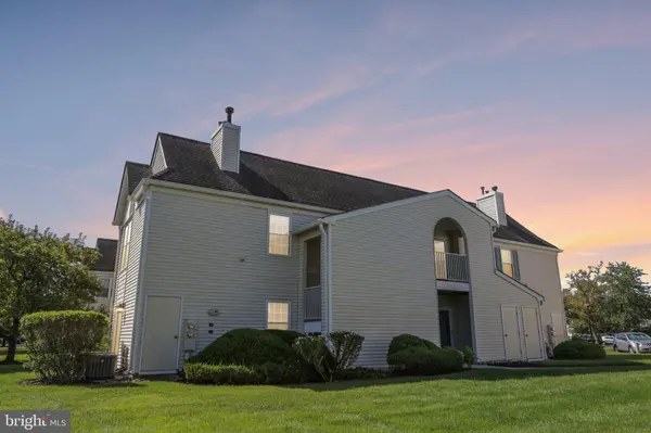 2302-B TODDSBURY CT, Mount Laurel, NJ 08054