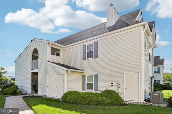 2302-B TODDSBURY CT, Mount Laurel, NJ 08054