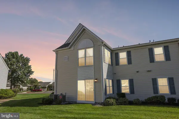 2302-B TODDSBURY CT, Mount Laurel, NJ 08054