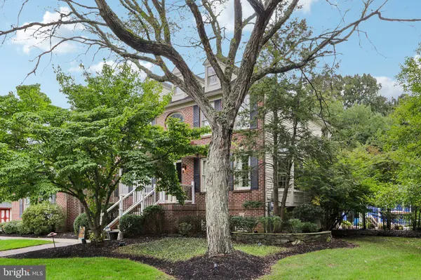 4 BROADACRE CT, Mount Laurel, NJ 08054
