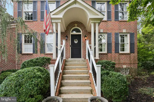 4 BROADACRE CT, Mount Laurel, NJ 08054