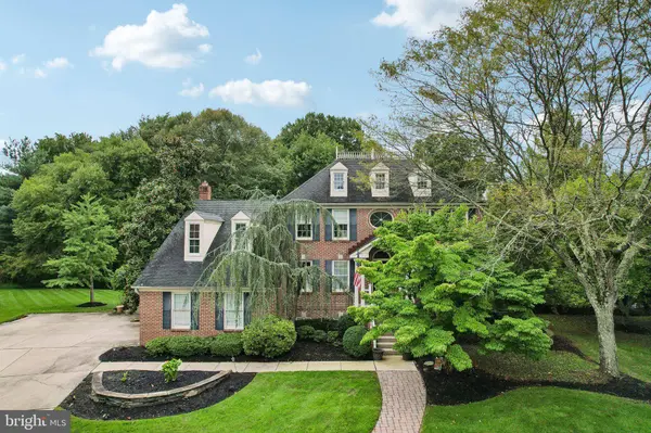 4 BROADACRE CT, Mount Laurel, NJ 08054