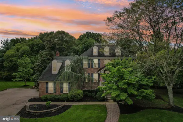4 BROADACRE CT, Mount Laurel, NJ 08054