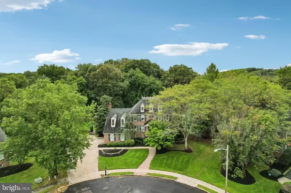 4 BROADACRE CT, Mount Laurel, NJ 08054