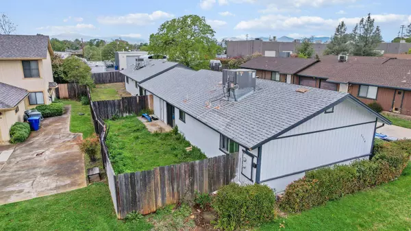 2556 Sabre Ct A & B, Redding, CA 96002