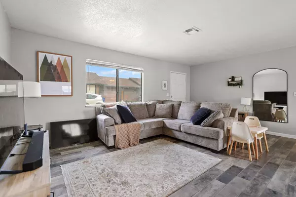 2556 Sabre Ct A & B, Redding, CA 96002