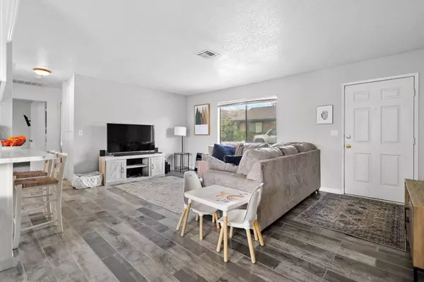 2556 Sabre Ct A & B, Redding, CA 96002