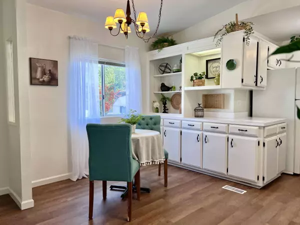 1269 Mountain Shadows BLVD, Redding, CA 96003