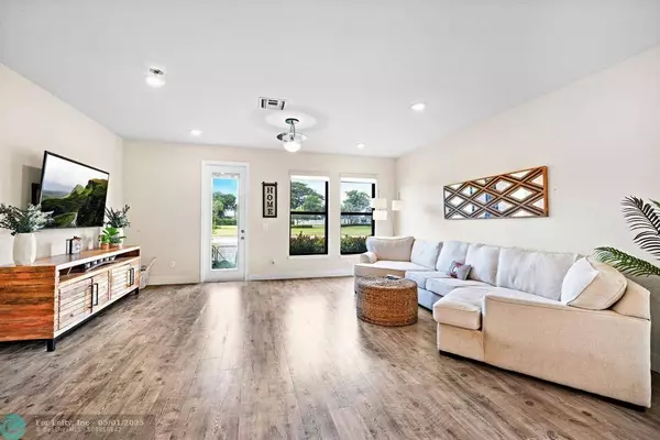 2178 Appleton Cir S, Oakland Park, FL 33309