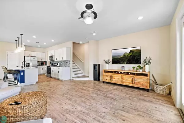 2178 Appleton Cir S, Oakland Park, FL 33309