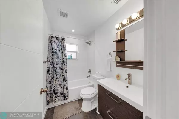 91 NW 51st St, Miami, FL 33127