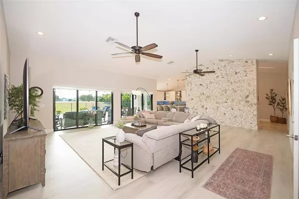 7810 NW 87th Ave, Tamarac, FL 33321