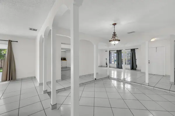 5320 NW 31st ST, Margate, FL 33063