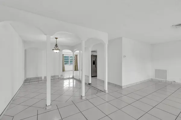 5320 NW 31st ST, Margate, FL 33063