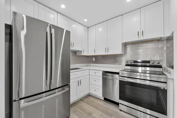 17051 NE 35TH AVE #207, North Miami Beach, FL 33160