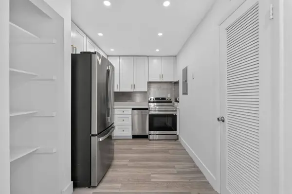 17051 NE 35TH AVE #207, North Miami Beach, FL 33160