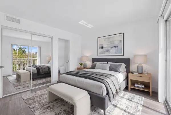 17051 NE 35TH AVE #207, North Miami Beach, FL 33160