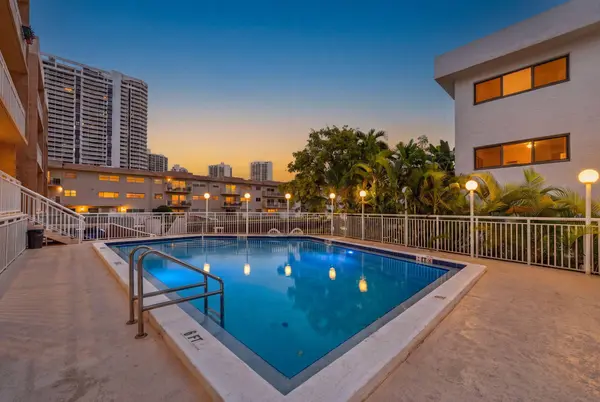 17051 NE 35TH AVE #207, North Miami Beach, FL 33160