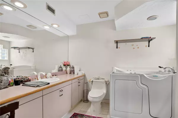 9 STONE GATE N, Longwood, FL 32779