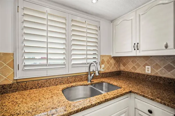 300 S SYKES CREEK Pkwy #105, Merritt Island, FL 32952
