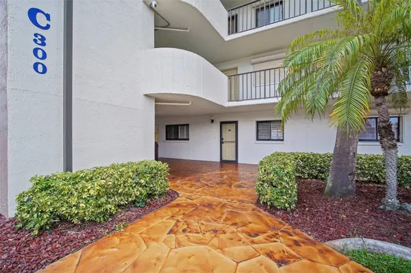300 S SYKES CREEK Pkwy #105, Merritt Island, FL 32952